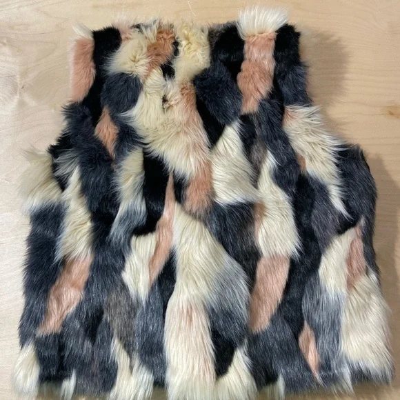 Outdoor Edition by Parkhurst Faux Fur Vest in Black, Pink and White XL (LD) - Picture 13 of 16